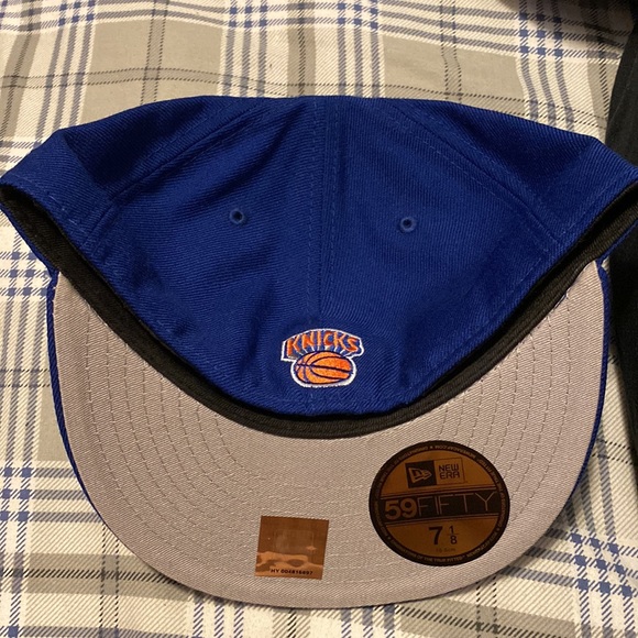 Hardwood Classic New York Knicks Fitted - Picture 2 of 5